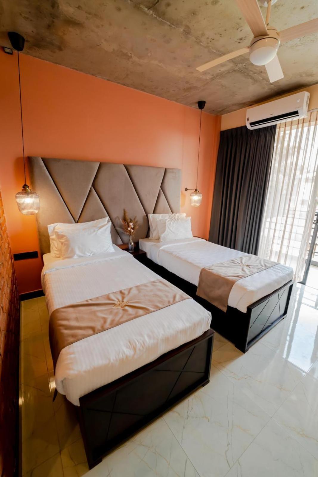 Limeshine - Airport Transit Hotels & Residences Katunayaka Buitenkant foto