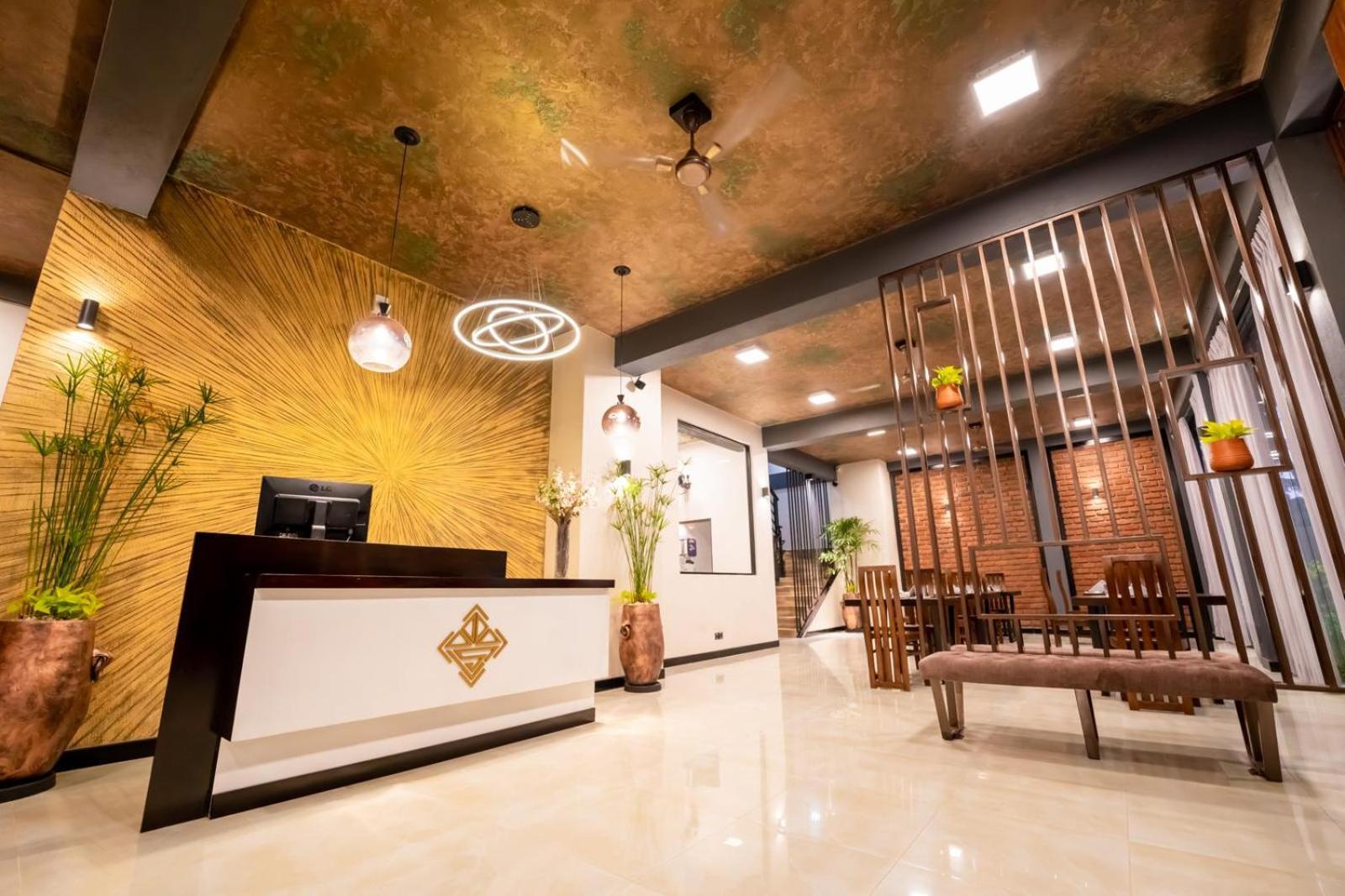 Limeshine - Airport Transit Hotels & Residences Katunayaka Buitenkant foto