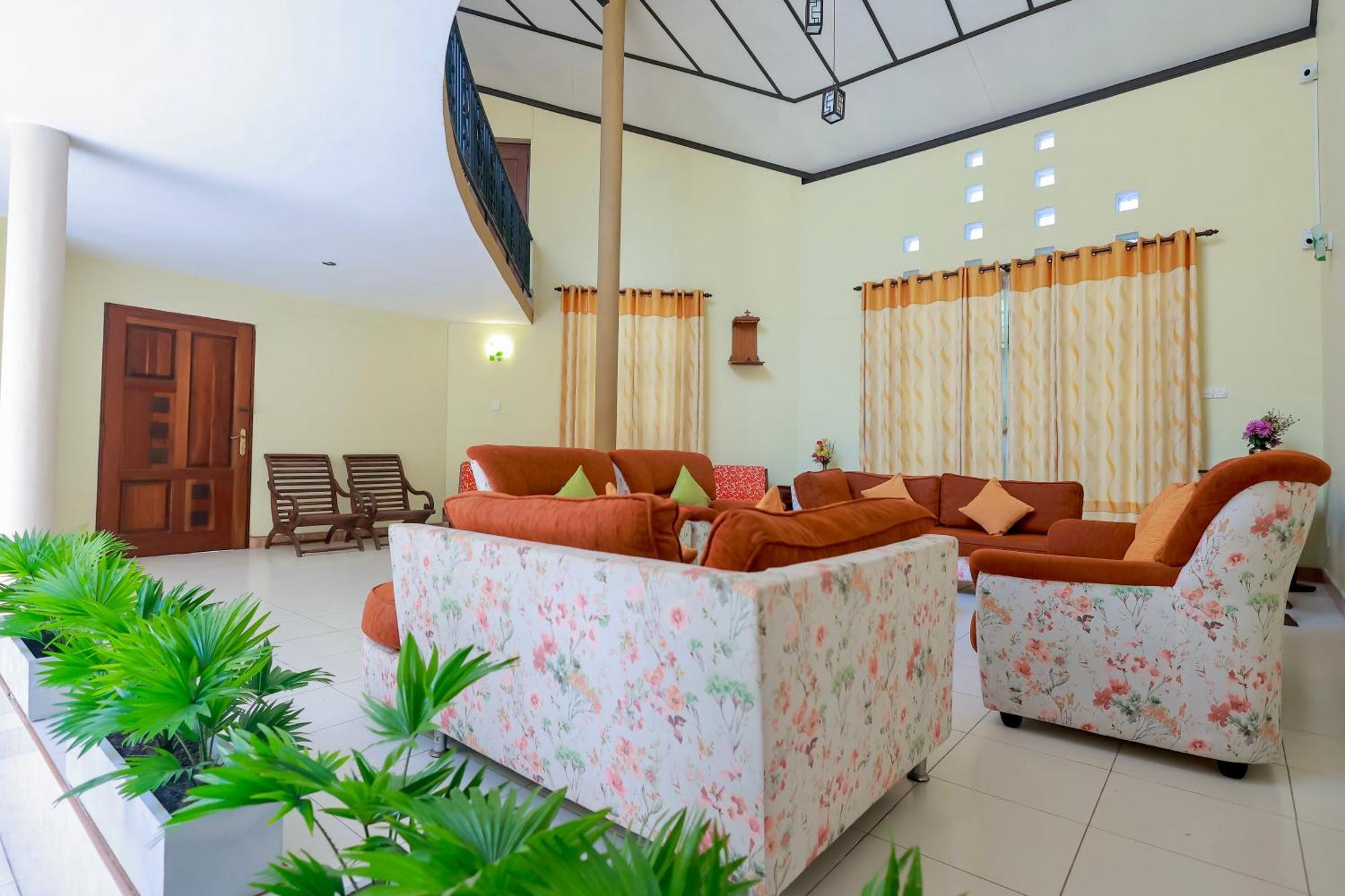 Limeshine - Airport Transit Hotels & Residences Katunayaka Buitenkant foto